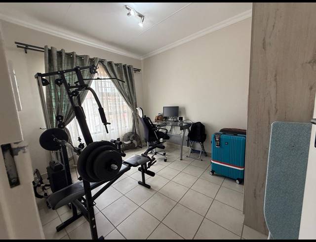 3 BEDROOM TOWNHOUSE FOR SALE IN WATERVAL EAST